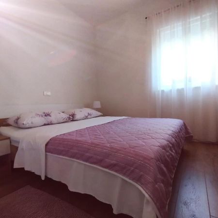 Apartman, Studio And Room Kata Пула Екстер'єр фото